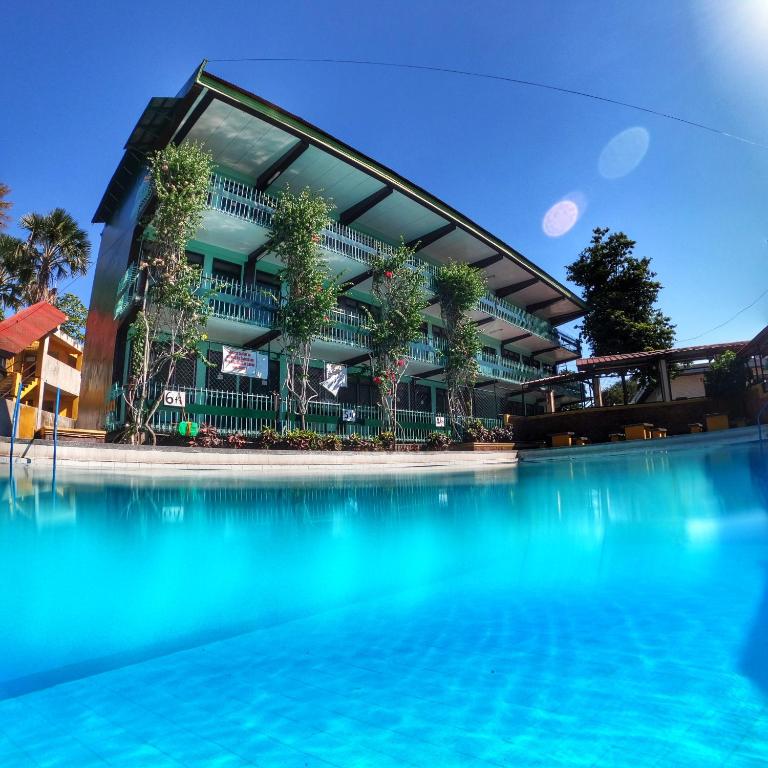Bazén v ubytování Lucena Fresh Air Hotel nebo v jeho okolí