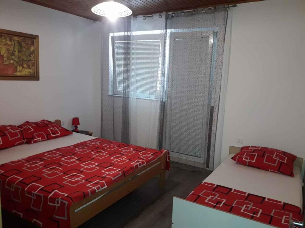 Imagen de la galería de Apartments in Vinjerac/Paklenica Riviera 27673, en Vinjerac