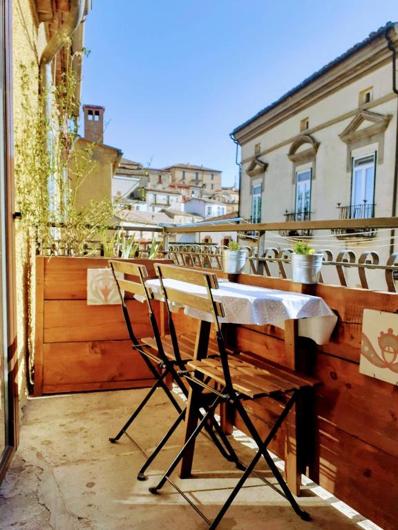 Balkón nebo terasa v ubytování LE ORIGINI casa in borgo tipico lucano