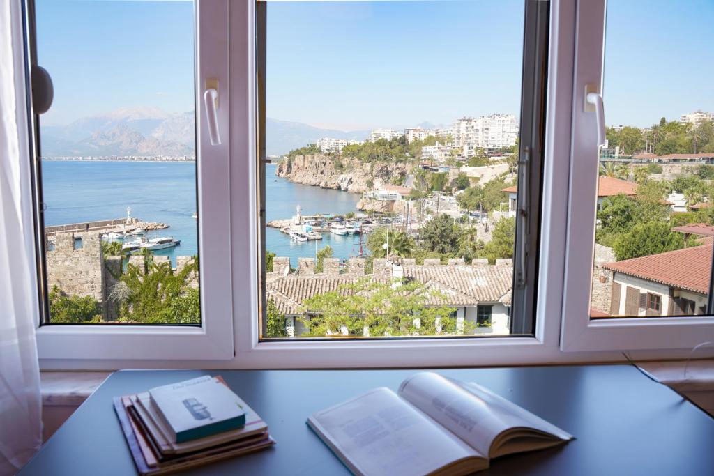 Mavi Avlu - Old town apartments - Three-Bedroom Apartment With Sea View
