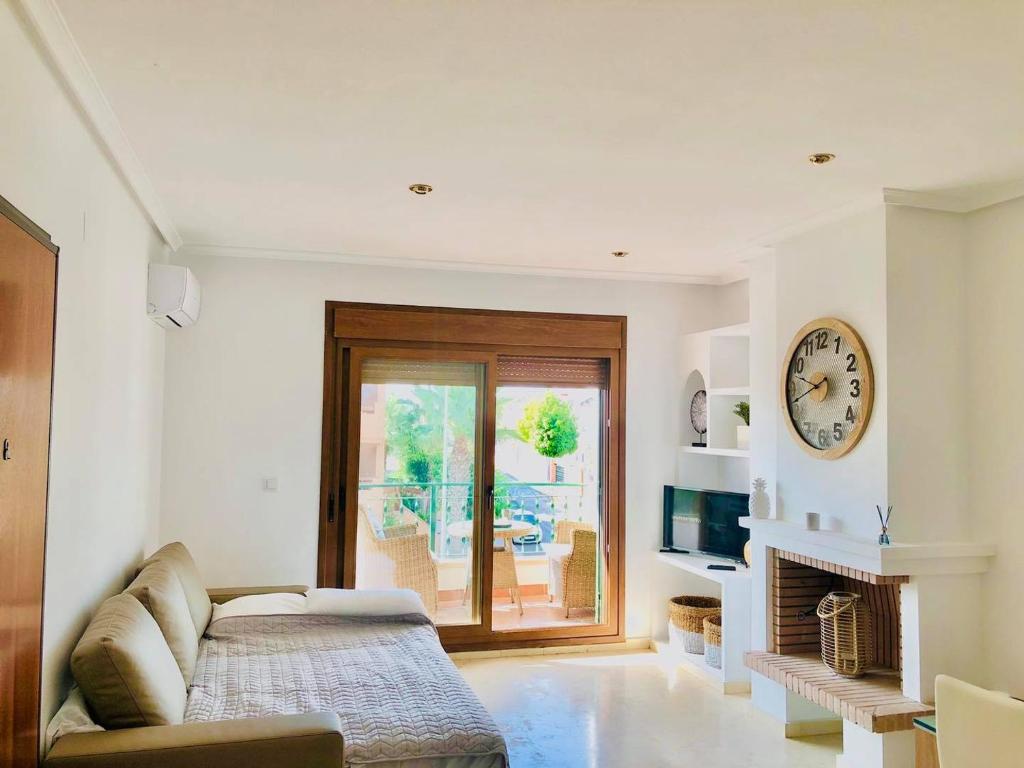 Posezení v ubytování Casa Beth Villamartin 2 Bedroom/ 2 Bathroom with Pool
