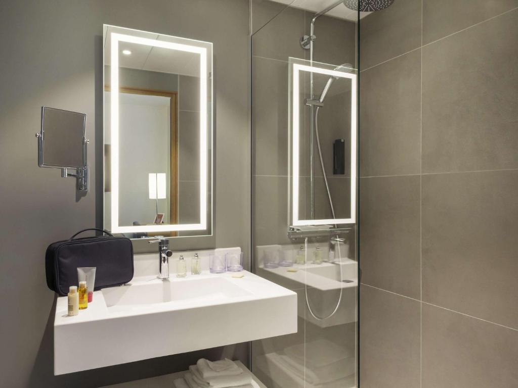 Koupelna v ubytování Novotel Genève Centre
