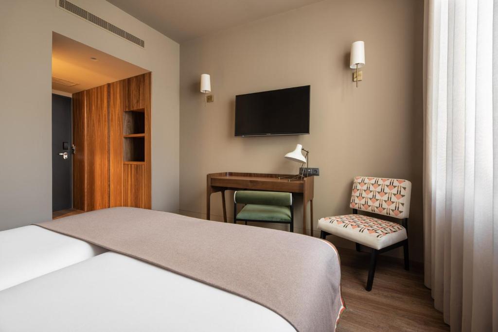 
Double Room with Parking
