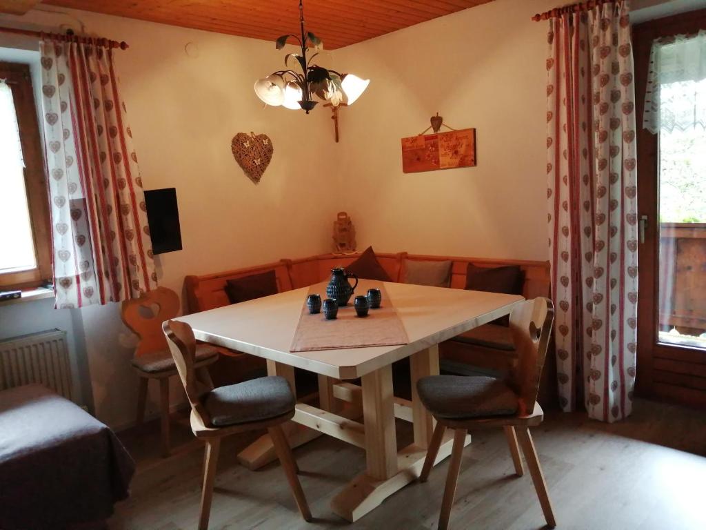 Posedenie v ubytovaní Bio-Bauernhof "Hecherhof"