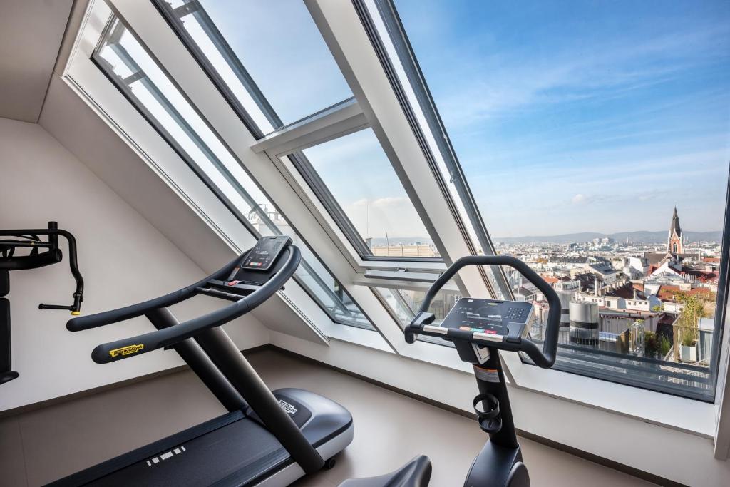 MOOONS Vienna - Resim 7