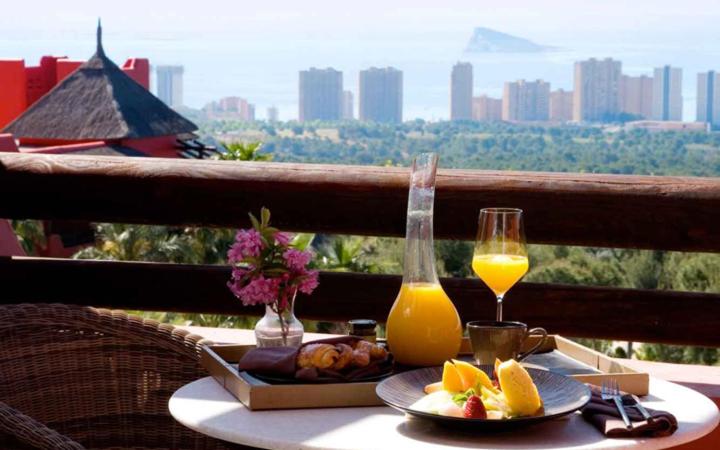 Asia Gardens Hotel & Thai Spa, a Royal Hideaway Hotel ...