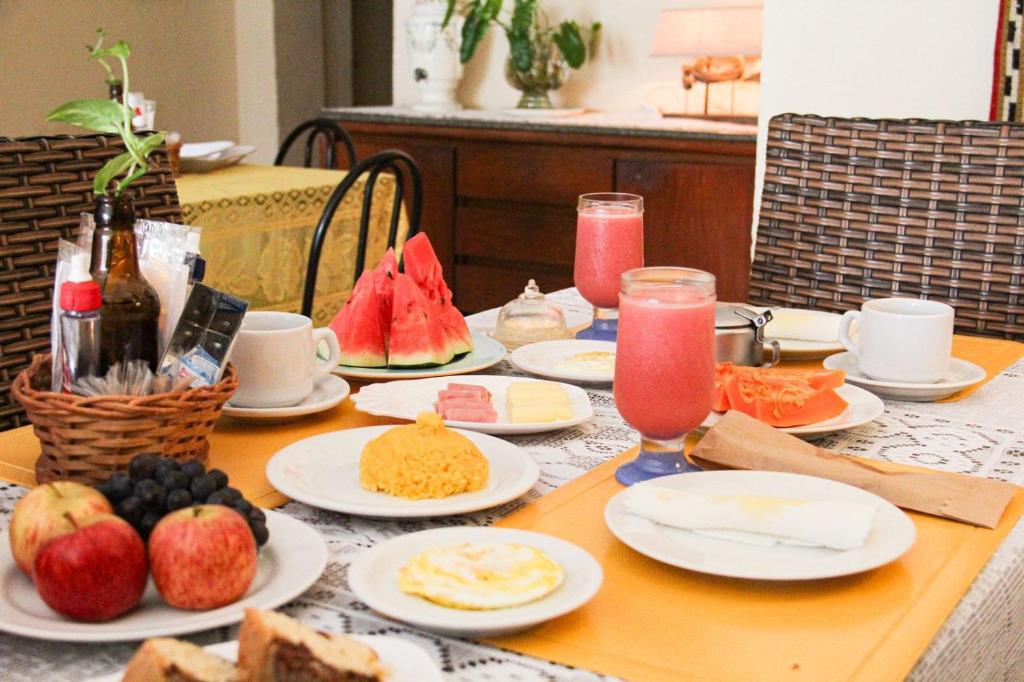 Frühstücksoptionen für Gäste der Unterkunft Pousada Mucuripe
