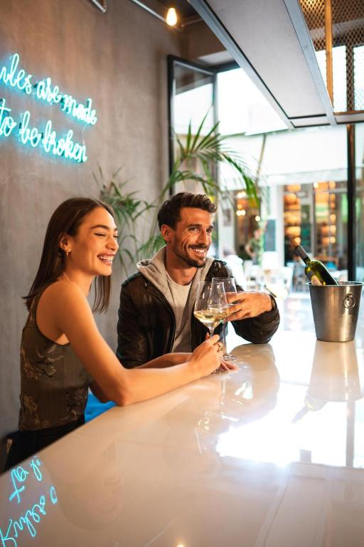 Melo Athens - Resim 21