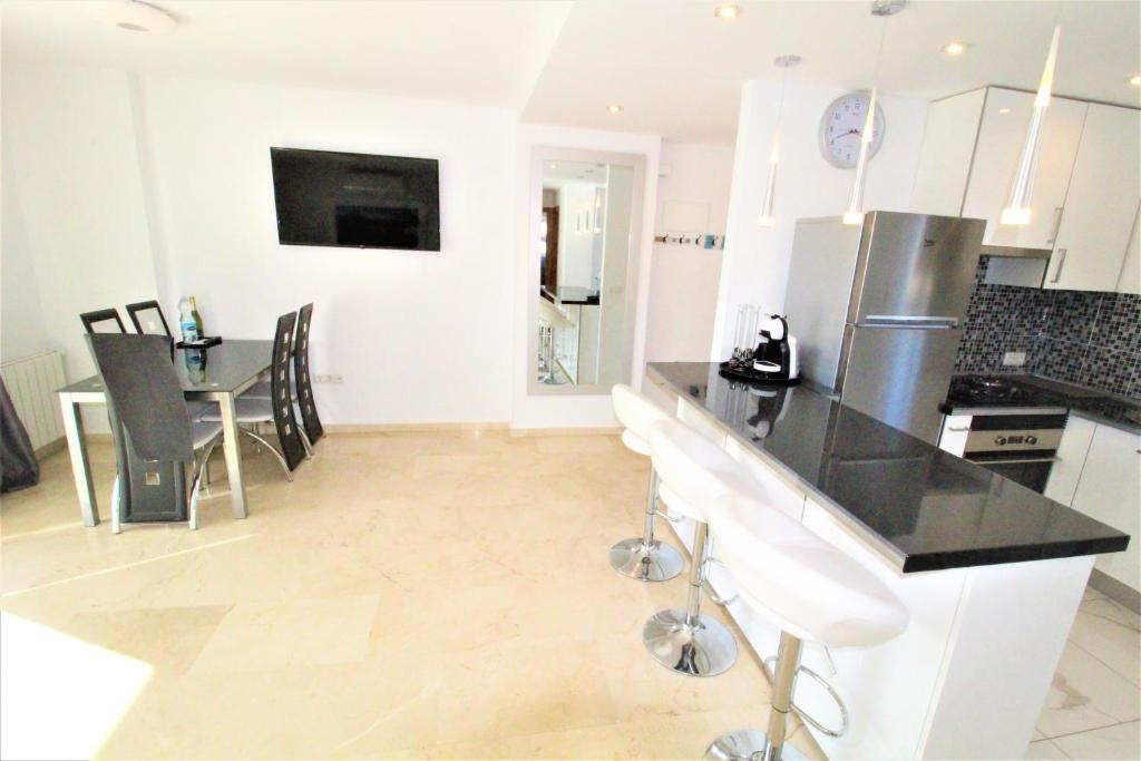 Atico Levante Torre Montecarlo, Benidorm – Updated 2023 Prices