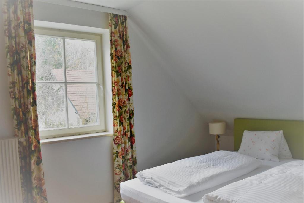 Hotel Restaurant - Häuserl im Wald Graz - Resim 34