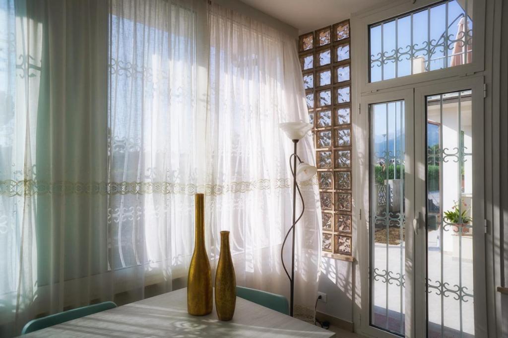 Łóżko lub łóżka w pokoju w obiekcie Residence Deamarina