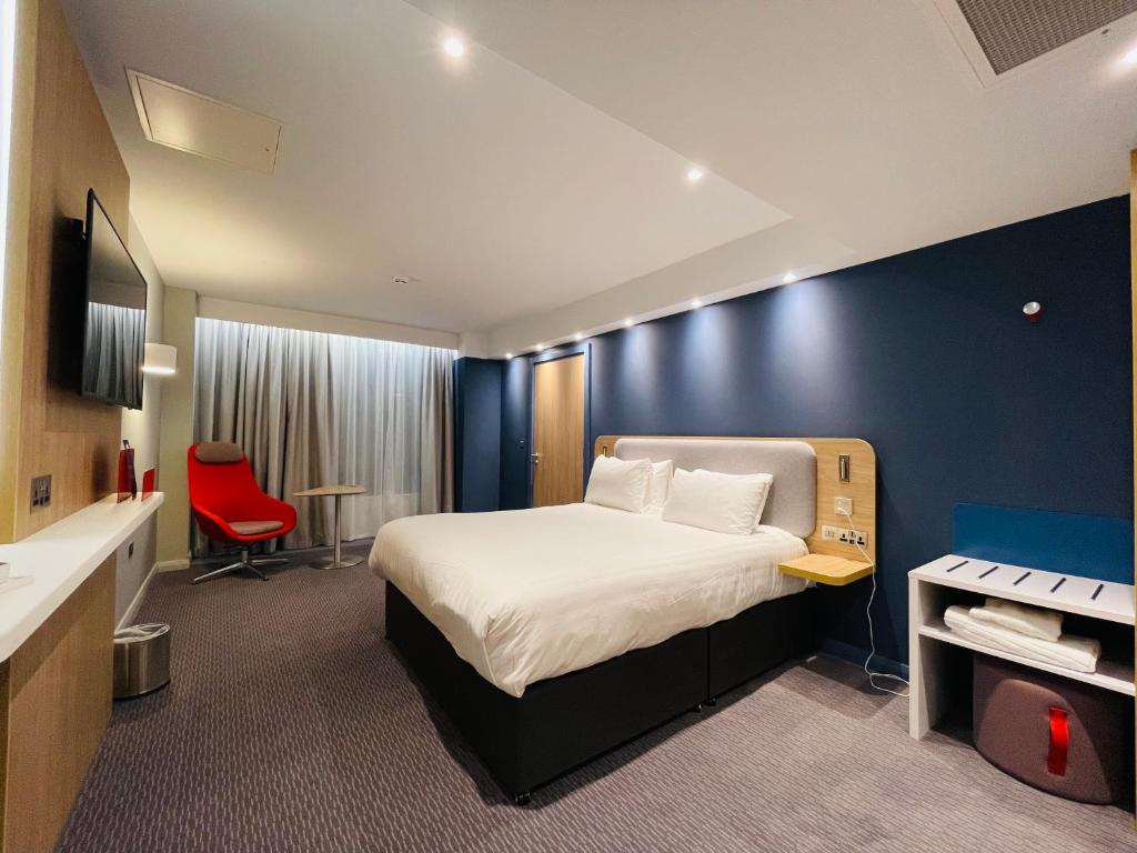 Holiday Inn Express Cheltenham Town Centre, an IHG Hotel - 