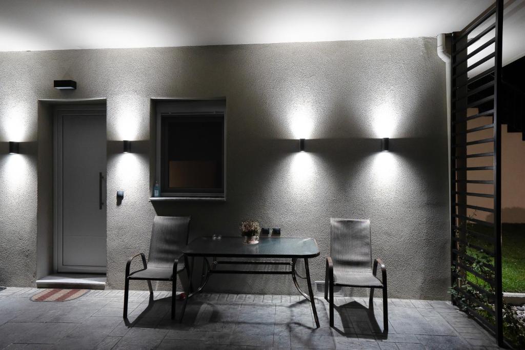 A seating area at Meteora vibes