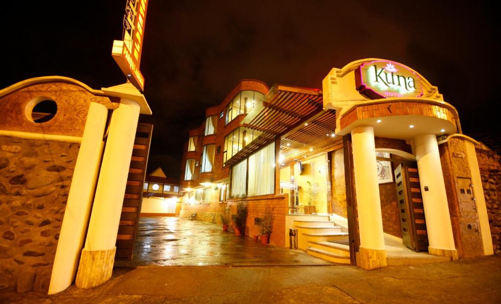 Budova, kde se hotel nachází