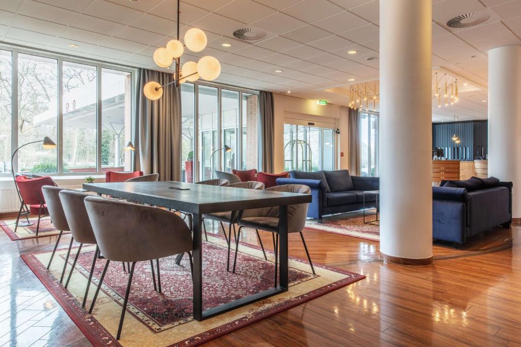 Posezení v ubytování Radisson Blu Hotel Karlsruhe