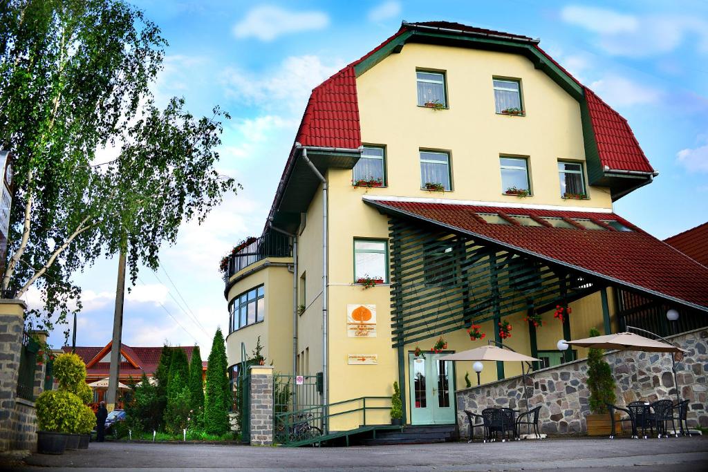 Budova, kde se hotel nachází