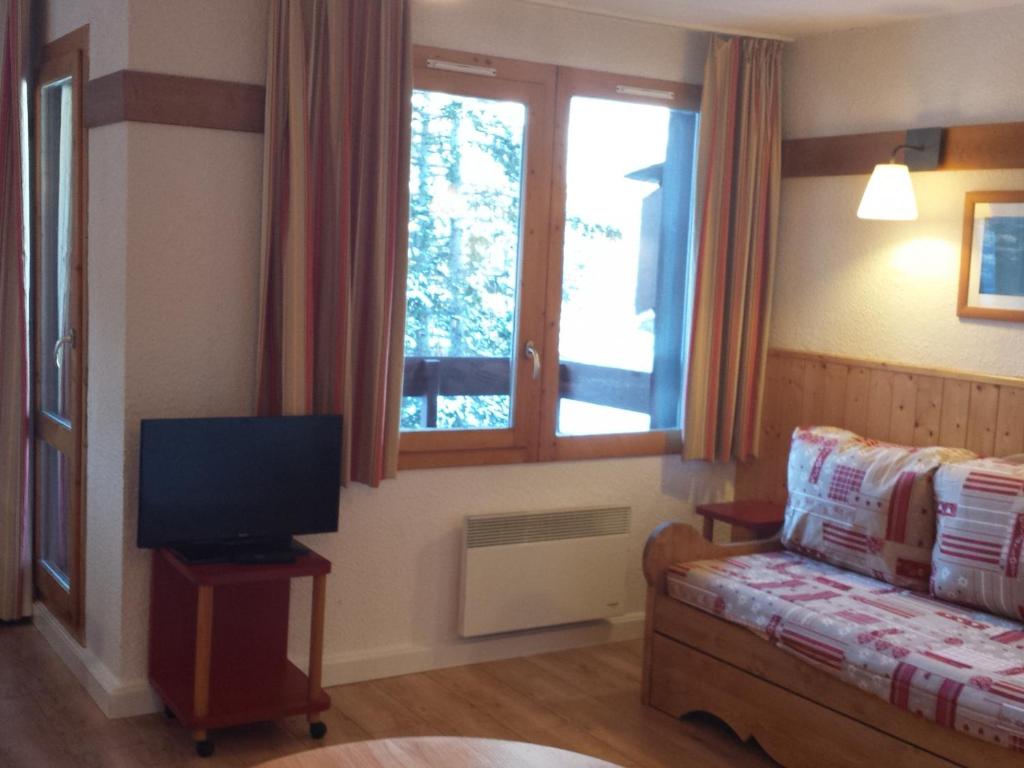 Appartement Plagne 1800, 2 pièces, 5 personnes - FR-1-351-51にあるシーティングエリア