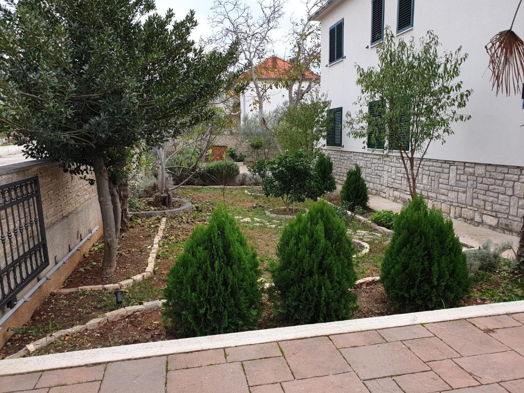 Ogród w obiekcie Villa Tea T