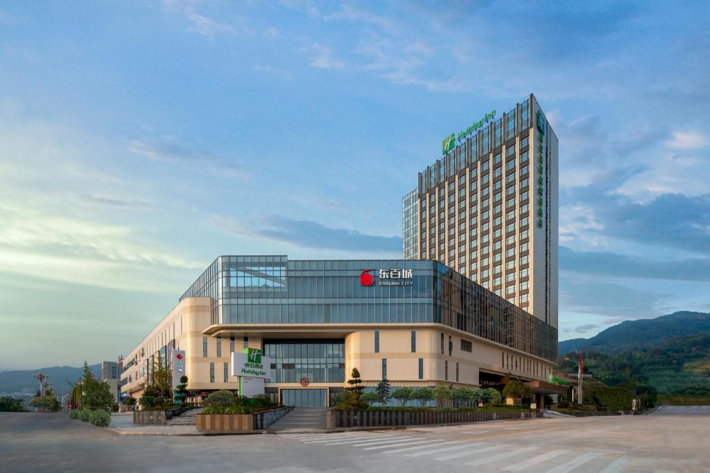 Nespecifikovaný výhled na hory nebo výhled na hory při pohledu z hotelu