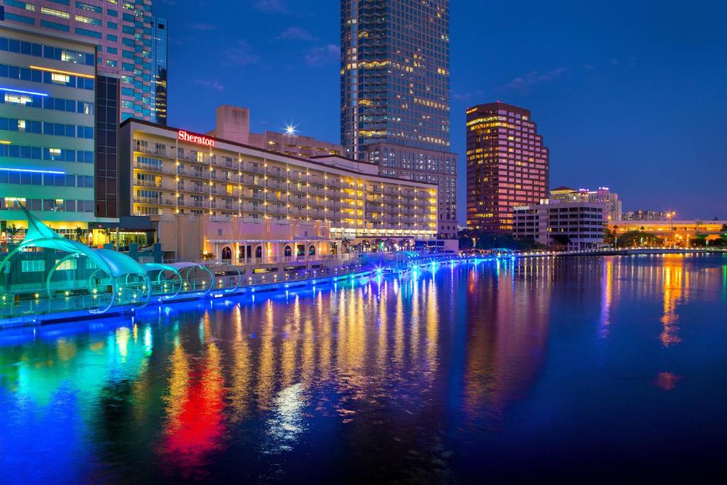 Тампа штат флорида. Tampa Riverwalk Тампа. Hotel Riverwalk Tampa Tampa. Город Тампа штат Флорида. Тампа Флорида фото.