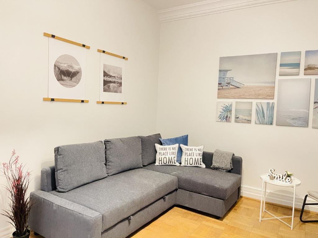 Posezení v ubytování aday - Aalborg mansion - Big apartment with garden