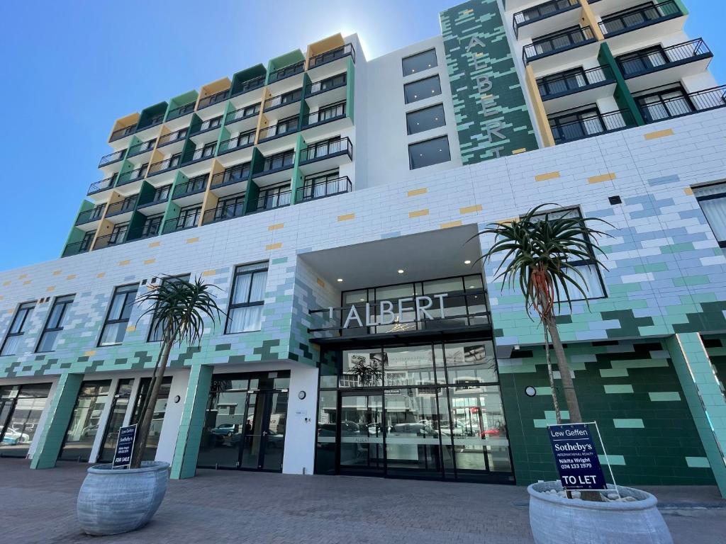 1 on Albert Building, Cape Town (updated prices 2024)
