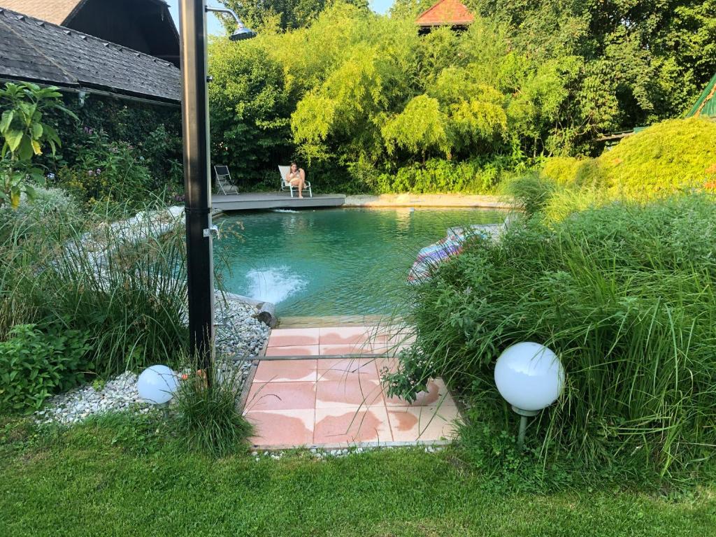 Zahrada ubytování Haus mit Sauna und privatem Badeteich in Anif bei Salzburg