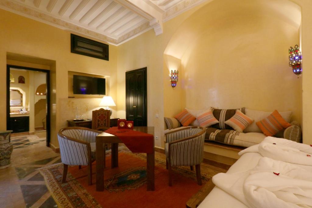 Posezení v ubytování Riad Omara al Kasbah