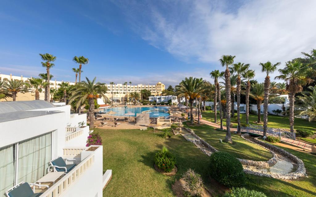 Bazén v ubytování Steigenberger Marhaba Thalasso Hammamet nebo v jeho okolí