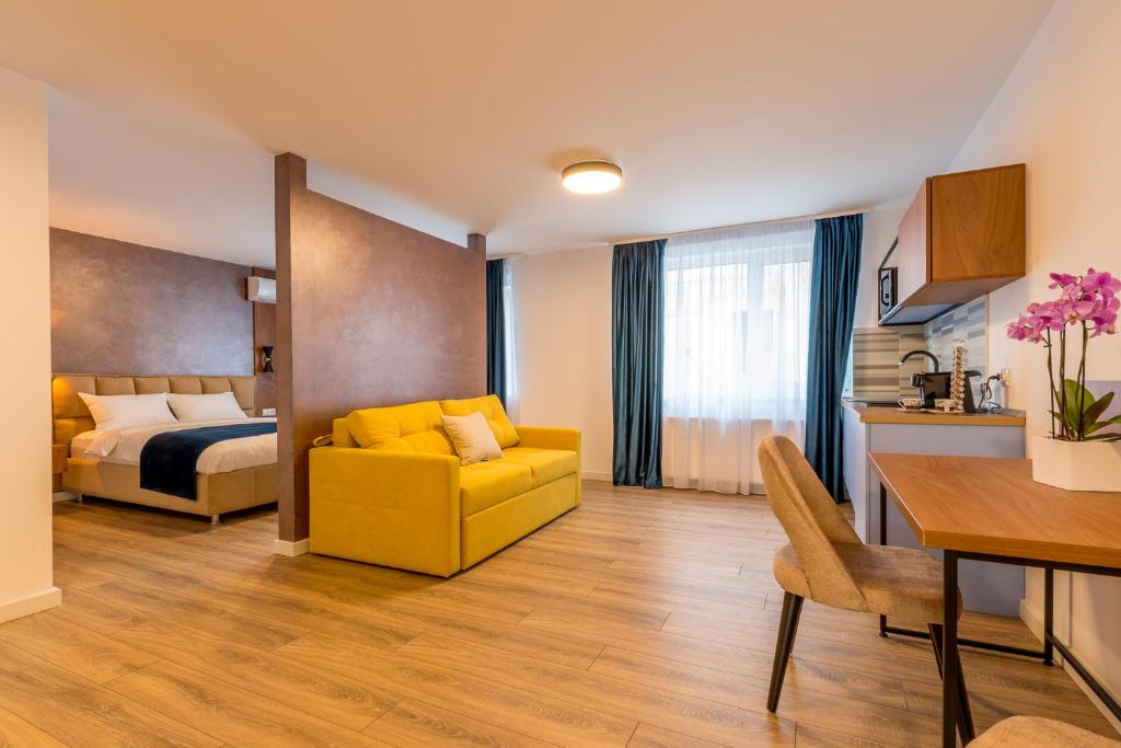 Postel nebo postele na pokoji v ubytování SarmiHouse