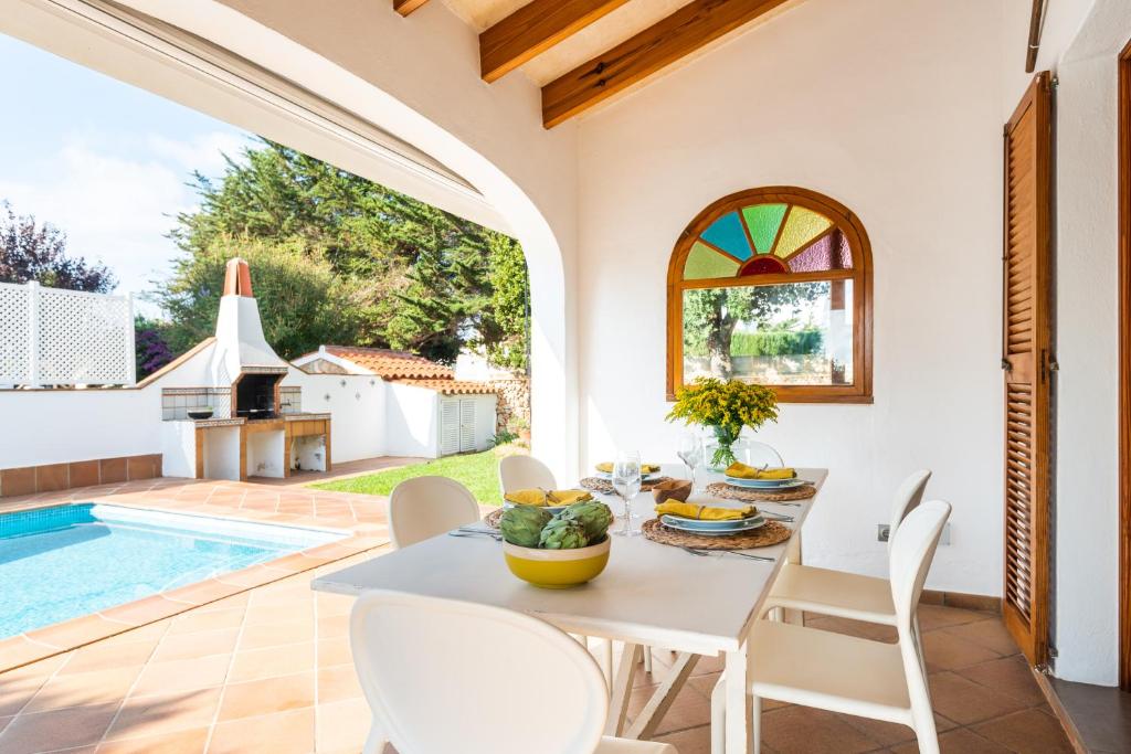Bazén v ubytování Villa Elena by Mauter Villas nebo v jeho okolí