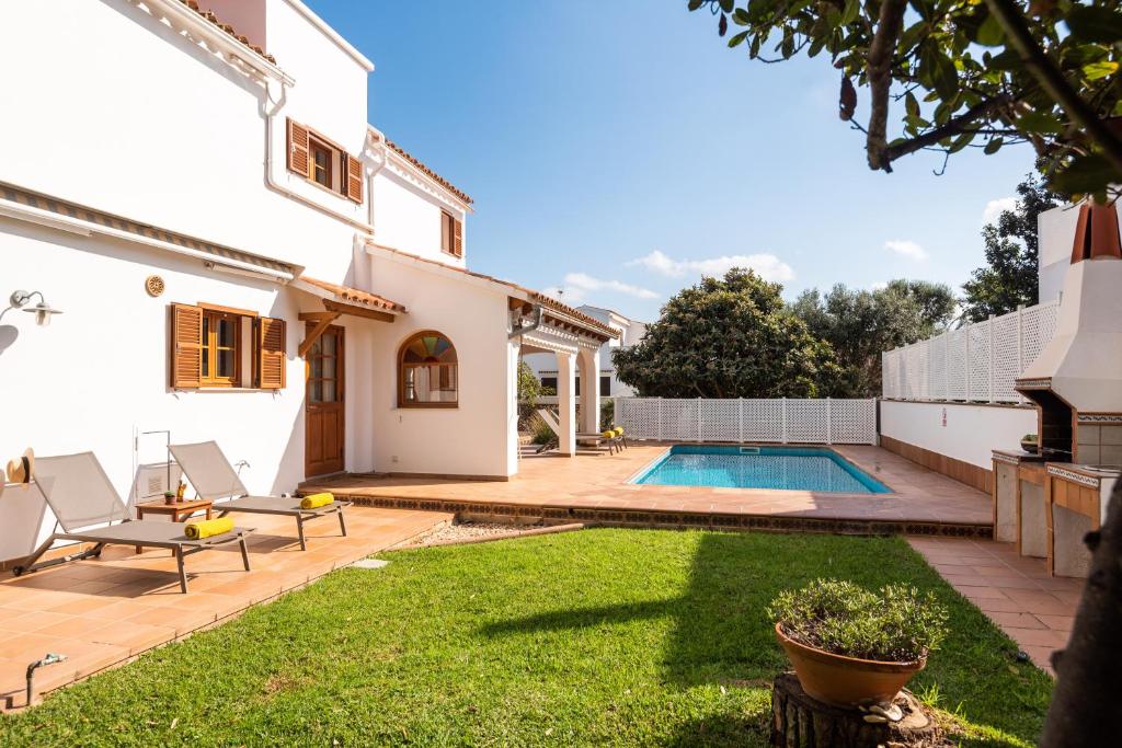 Bazén v ubytování Villa Elena by Mauter Villas nebo v jeho okolí