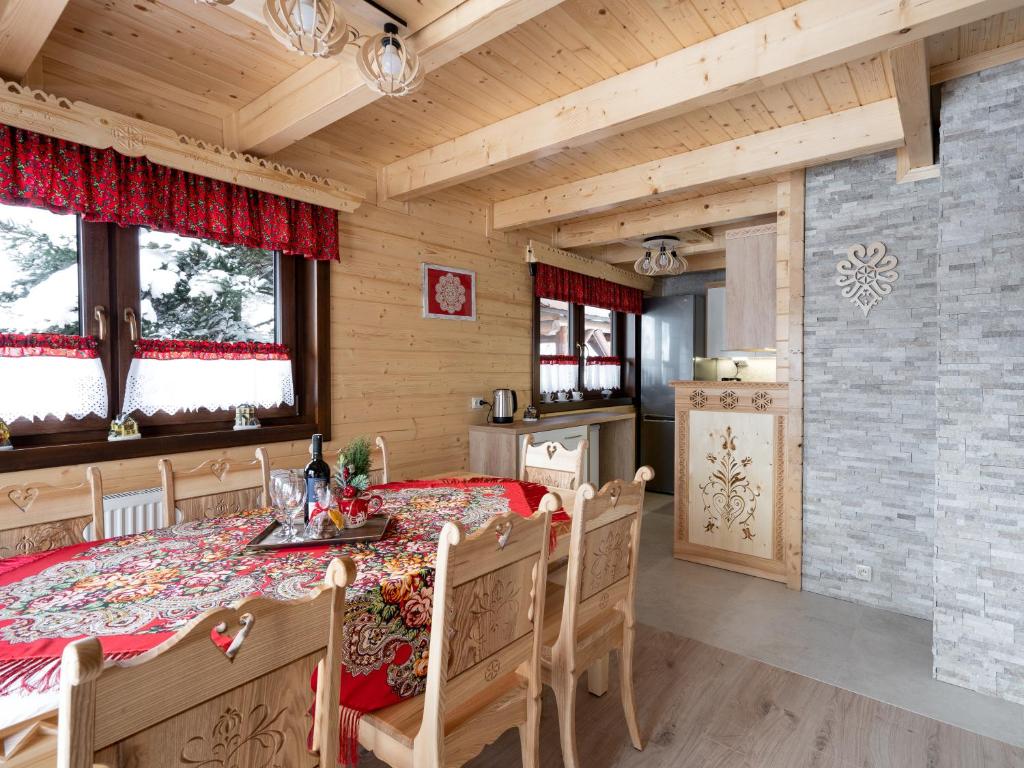 Kuchyňa alebo kuchynka v ubytovaní Domek Góralska Nuta