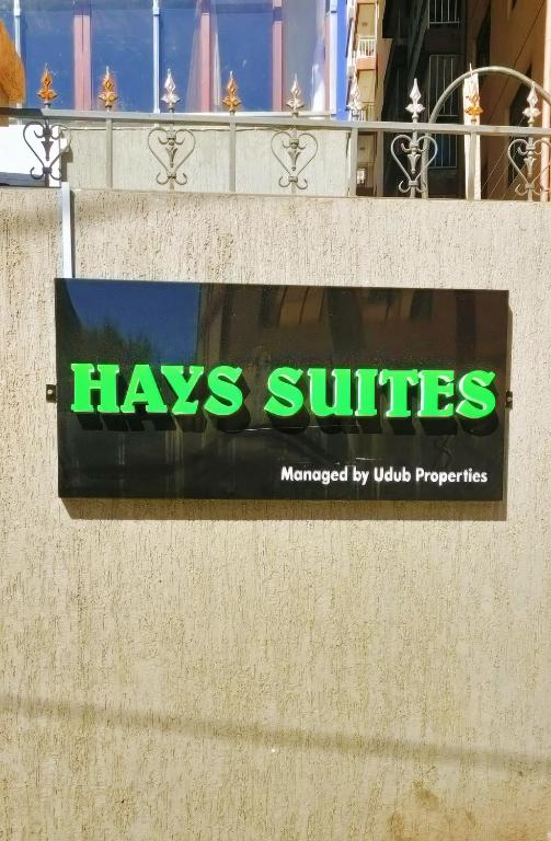 Certifikát, hodnocení, plakát nebo jiný dokument vystavený v ubytování Hays Suites Hotel