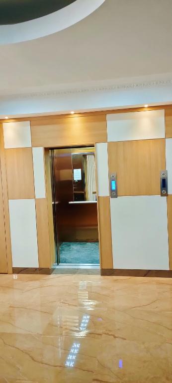 Vstupní hala nebo recepce v ubytování Hays Suites Hotel