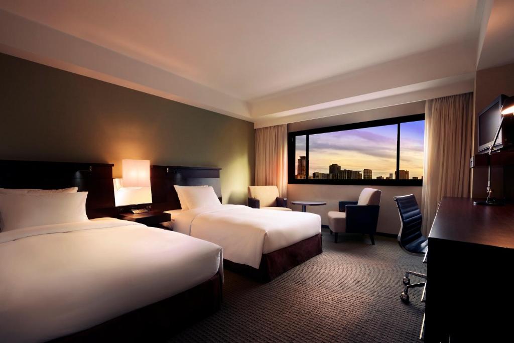 ANA Crowne Plaza Osaka by IHG - Premium Twin Room With Lounge Access