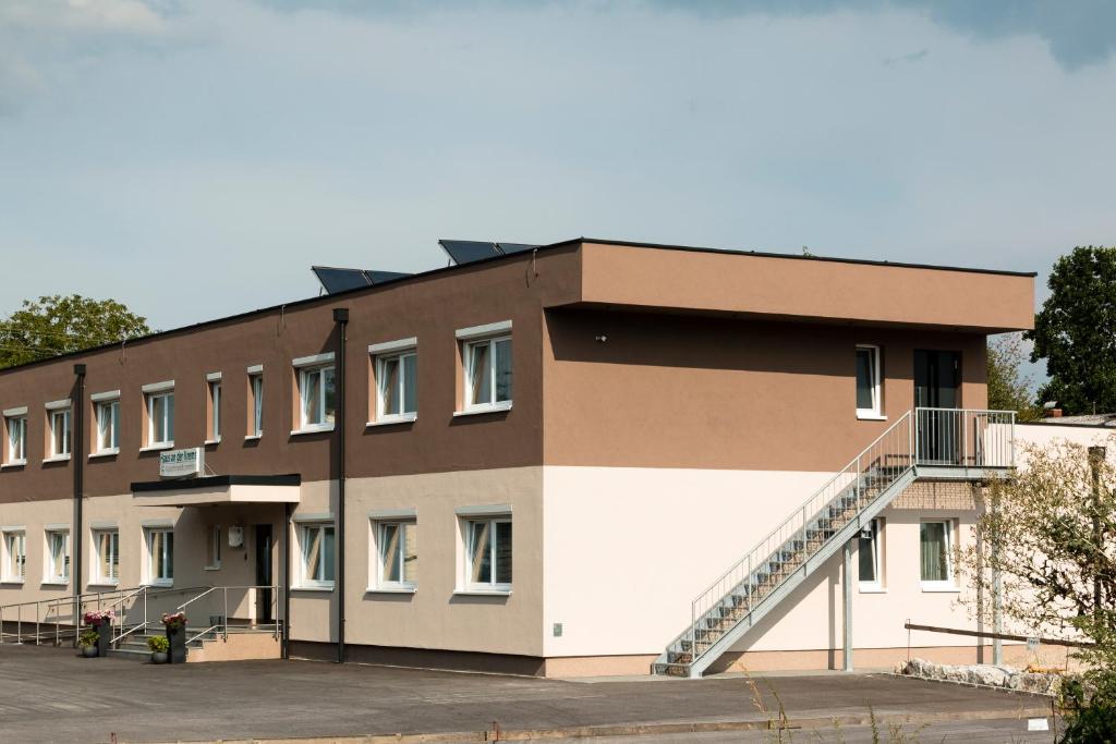 Budova, kde se hotel nachází