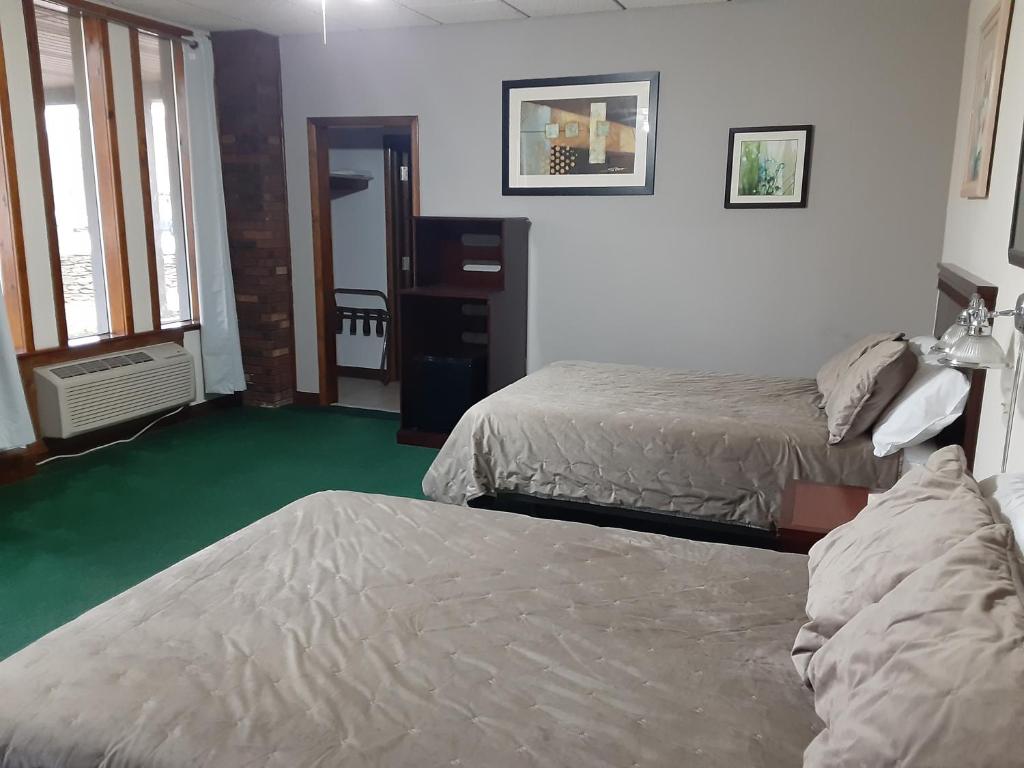 Mountain View Lodge - Deluxe Double Room With Bath