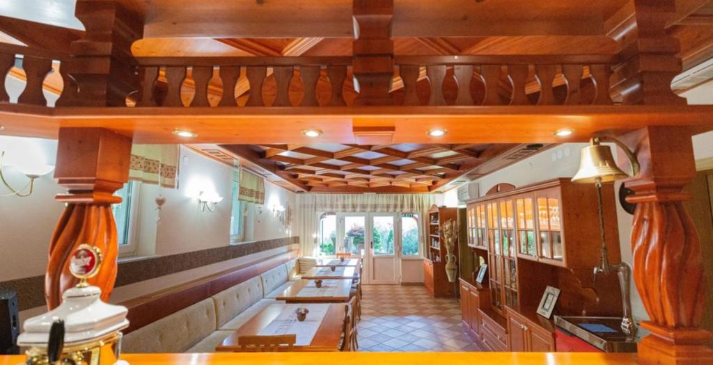 Restaurace v ubytování Nature Hotel Lukanc