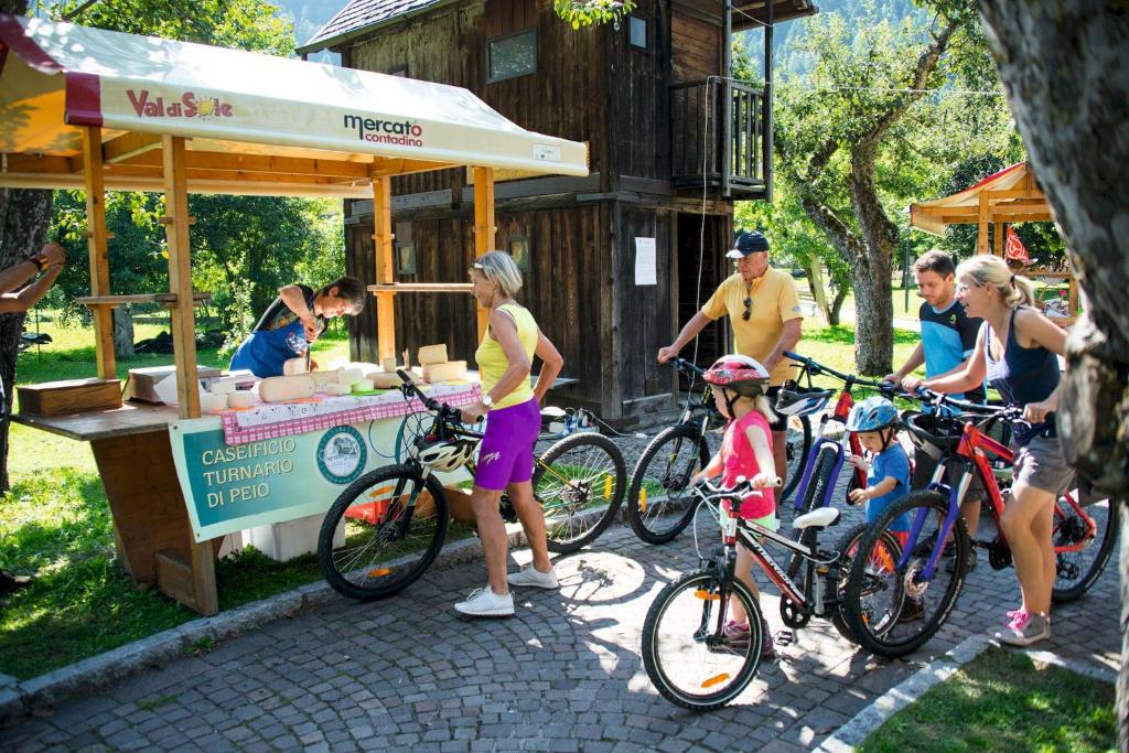 Hosté ubytování Appartamenti Solaria a Marilleva 1400 by Happy Holidays
