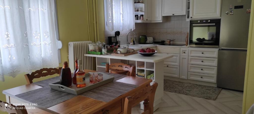 Kuchnia lub aneks kuchenny w obiekcie Areti' s Home