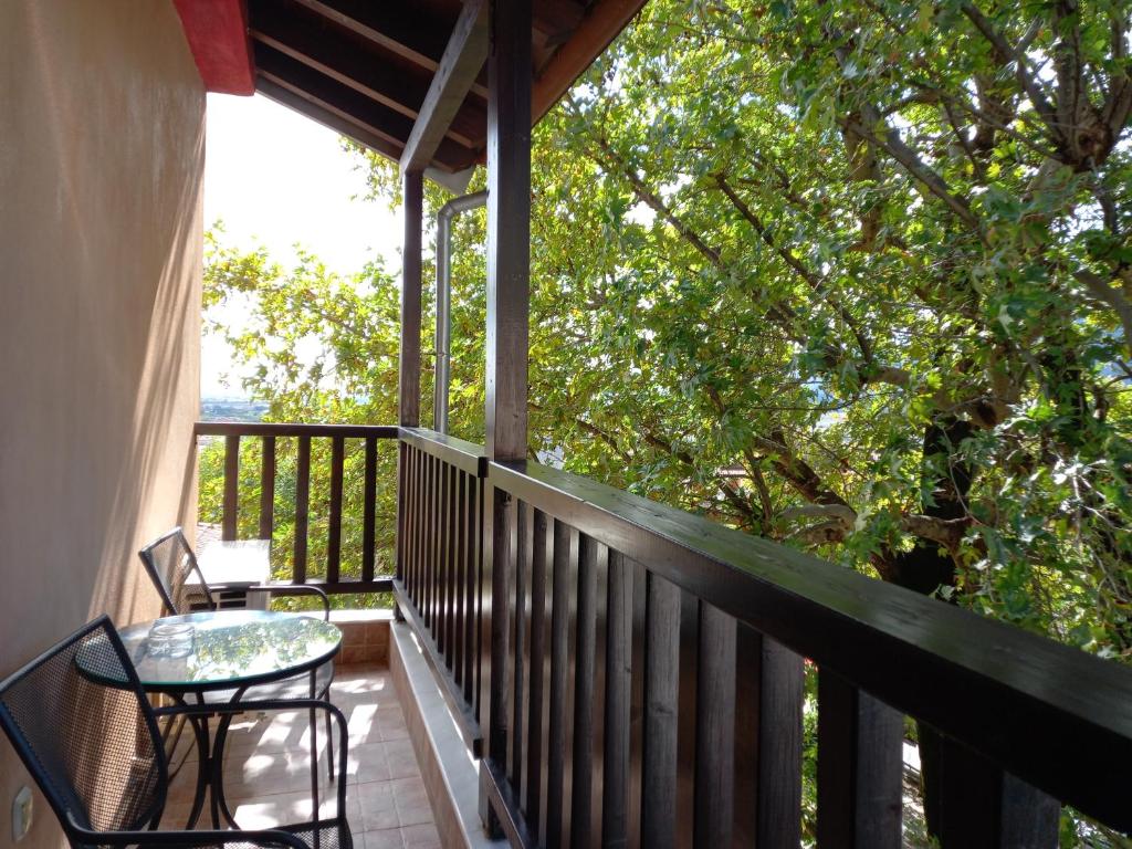 Balkón nebo terasa v ubytování Mythos Guesthouse
