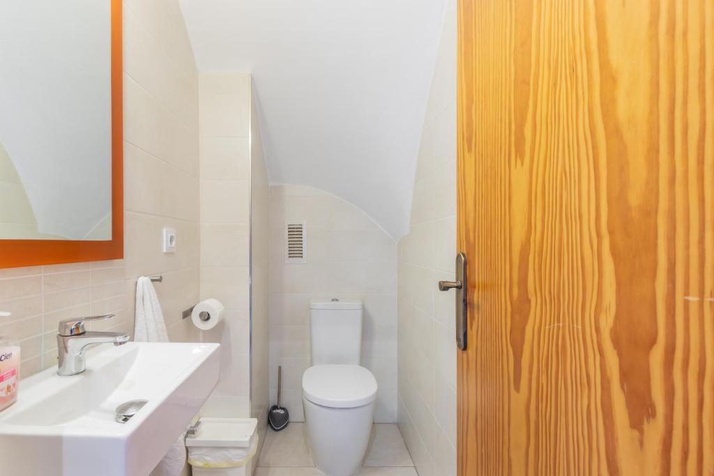 Kúpeľňa v ubytovaní Altea Villa Buraux , Apartamento con vistas al mar & parking en el corazón del casco viejo de Altea