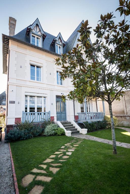 villa-berry-centre-deauville-chic-styl-e-magnifique-jardin