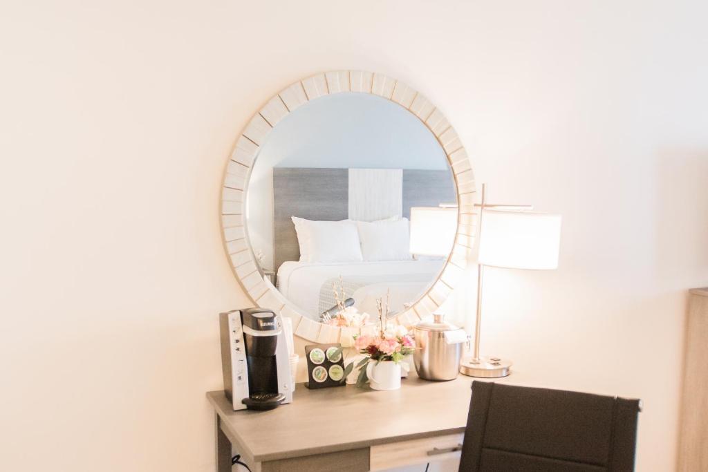 Sea Crest Beach Resort - Signature King