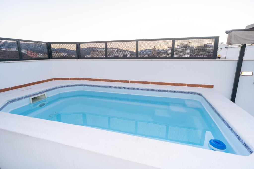 Bazén v ubytovaní Luxury Ronda Center alebo v jeho blízkosti