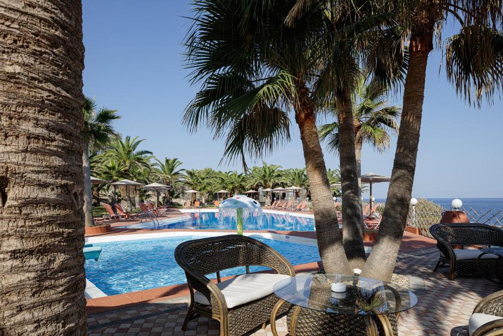 Bazén v ubytování Europa Resort Hotel nebo v jeho okolí