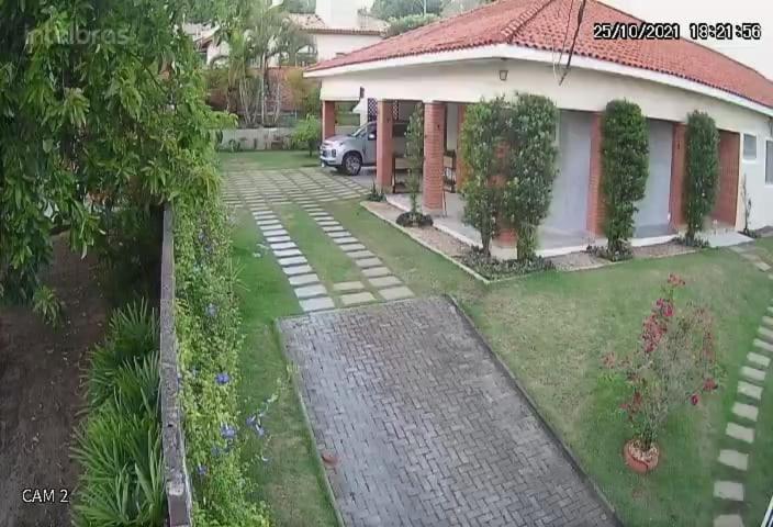 uma vista aérea de uma casa com um quintal em Quinta del Pomar em São Pedro