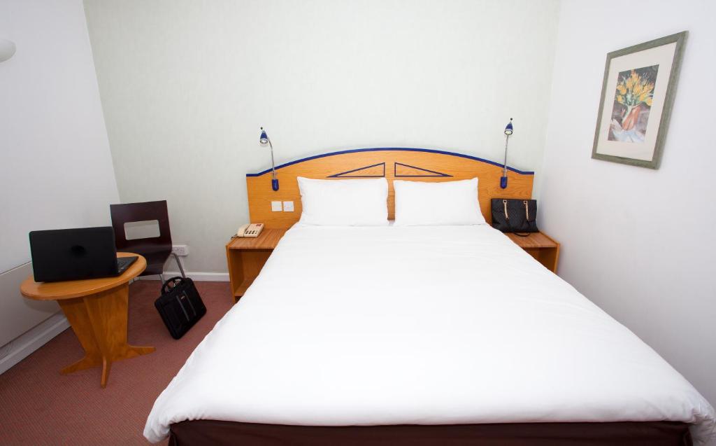 ibis Cardiff Gate - International Business Park - 双人间