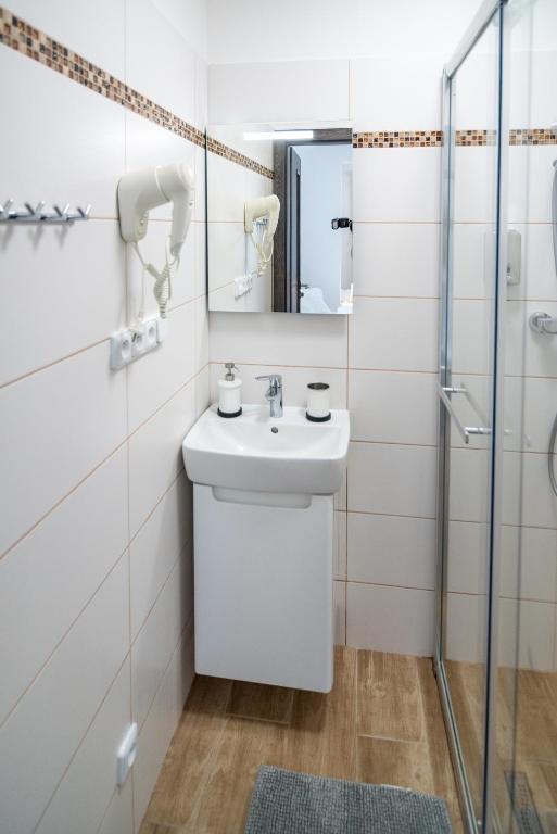 Łazienka w obiekcie Mikulov - Inn - hotel s vinným sklepem Venuše
